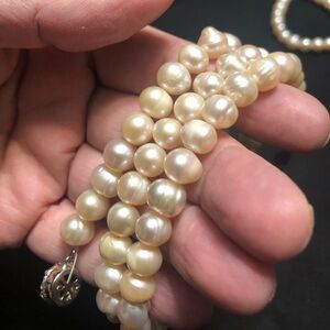 Real South Sea Pearl Necklace and Bracelet.